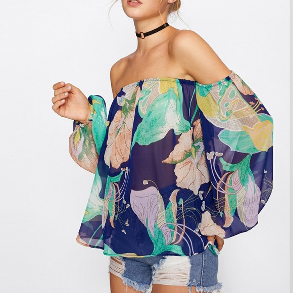 ❤️LAST ONE❤️🌿FLORAL TOP🌿 - Picture 2 of 7